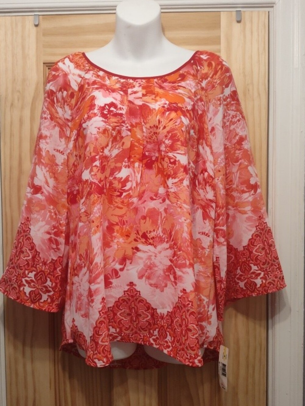 New Directions M Top Pullover Scoop Neck Floral Pink Orange 3/4 Bell Sleeve NWT